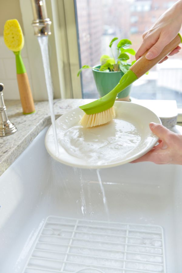 Full Circle Suds Up Soap Dispensing Dish Brush - White