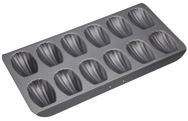 MasterCraft Heavy Base Madeleine Pan 12 Cup