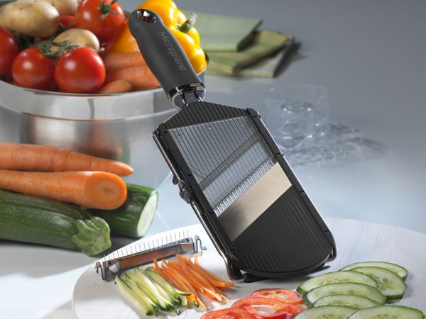 Microplane Adjustable Slicer with Julienne Blade