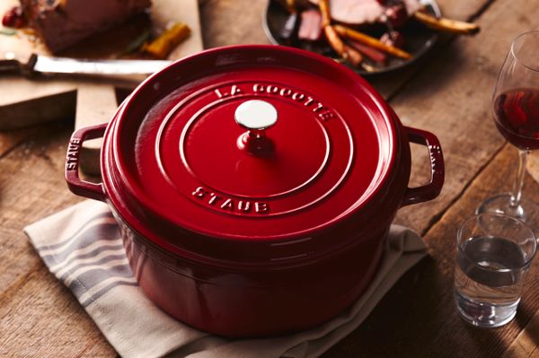 Staub Cocotte Round  26cm Cherry Red