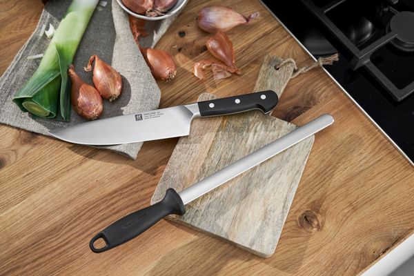 Zwilling Oval Diamond Coated Steel - 26cm